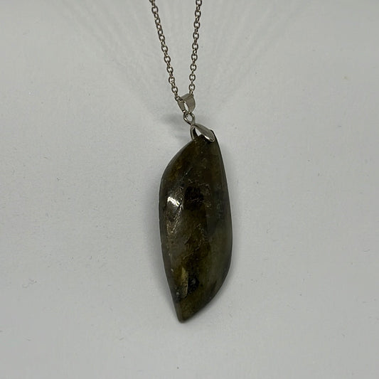 Labradorite Pendant