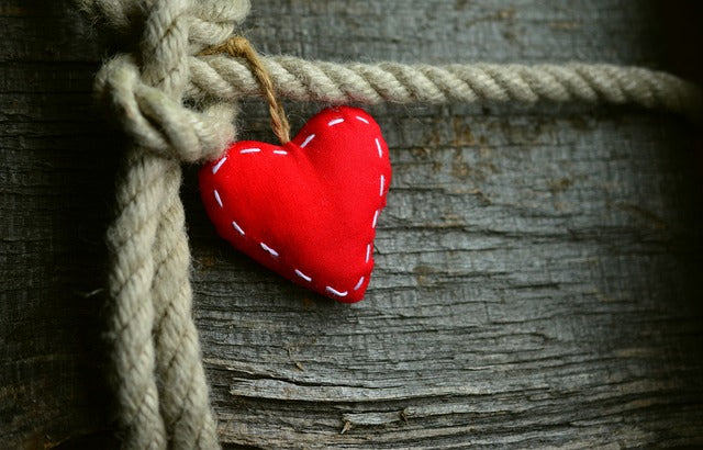 heart-tied-up-with-a-knot