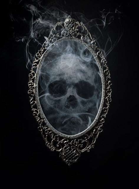 skull-reflection-in-a-soul-mirror